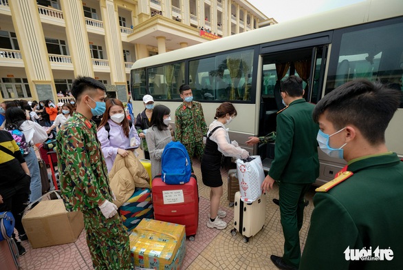 Thủ tướng gửi thư biểu dương ‘Những đêm ngủ ngoài trời, những bữa cơm ăn vội’ của bộ đội phòng dịch - Ảnh 1. Thủ tướng gửi thư biểu dương ‘Những đêm ngủ ngoài trời, những bữa cơm ăn vội’ của bộ đội phòng dịch - Ảnh 1.