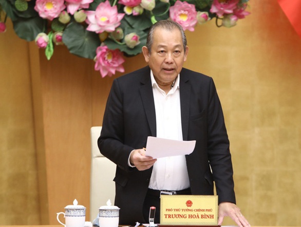 Khẩn trương rà sửa quy định cản trở sản xuất, ứng phó dịch COVID-19 - Ảnh 1. Khẩn trương rà sửa quy định cản trở sản xuất, ứng phó dịch COVID-19 - Ảnh 1.