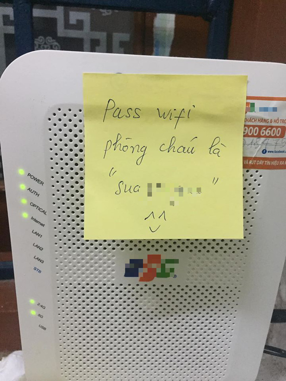 Những mẩu giấy đầy tình nữ sinh để lại trong phòng cách ly ký túc xá - Ảnh 1. Những mẩu giấy đầy tình nữ sinh để lại trong phòng cách ly ký túc xá - Ảnh 1.