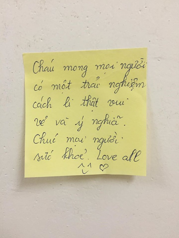 Những mẩu giấy đầy tình nữ sinh để lại trong phòng cách ly ký túc xá - Ảnh 8. Những mẩu giấy đầy tình nữ sinh để lại trong phòng cách ly ký túc xá - Ảnh 8.