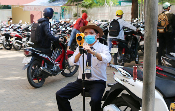 Sinh viên Duy Tân phòng chống dịch COVID-19 trong ngày đầu trở lại trường - Ảnh 4. Sinh viên Duy Tân phòng chống dịch COVID-19 trong ngày đầu trở lại trường - Ảnh 4.