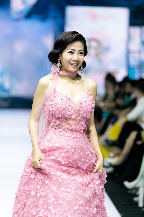 Trấn Thành hát Cánh hồng phai tưởng nhớ Mai Phương - Ảnh 3. Trấn Thành hát Cánh hồng phai tưởng nhớ Mai Phương - Ảnh 3.