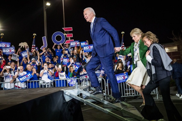 Siêu thứ ba bầu cử Mỹ: Ông Biden ‘hồi sinh’, Sanders giành chiến thắng tại California - Ảnh 1. Siêu thứ ba bầu cử Mỹ: Ông Biden ‘hồi sinh’, Sanders giành chiến thắng tại California - Ảnh 1.