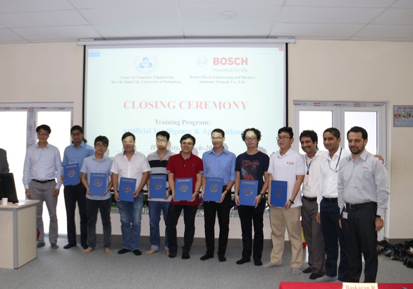 16 học viên tốt nghiệp khóa đào tạo trí tuệ nhân tạo - Ảnh 1. 16 học viên tốt nghiệp khóa đào tạo trí tuệ nhân tạo - Ảnh 1.