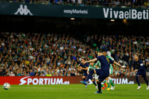 Sẩy chân trước Betis, Real Madrid mất cơ hội lấy lại ngôi đầu La Liga - Ảnh 3. Sẩy chân trước Betis, Real Madrid mất cơ hội lấy lại ngôi đầu La Liga - Ảnh 3.