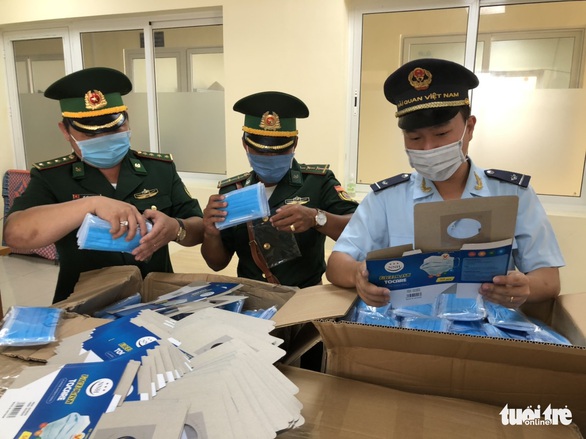 Đề nghị lấy khẩu trang y tế tịch thu được phát cho lực lượng phòng chống COVID-19 - Ảnh 1. Đề nghị lấy khẩu trang y tế tịch thu được phát cho lực lượng phòng chống COVID-19 - Ảnh 1.