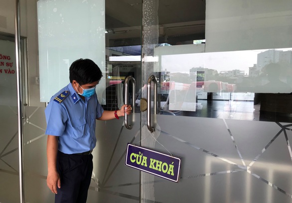 TP.HCM công bố đường dây nóng chống dịch: 1022, 028.3824.9000 - Ảnh 1. TP.HCM công bố đường dây nóng chống dịch: 1022, 028.3824.9000 - Ảnh 1.