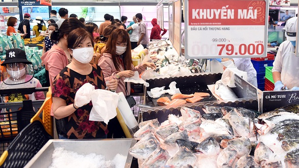 Hàng hóa dồi dào, siêu thị, ngân hàng vẫn mở cửa - Ảnh 1. Hàng hóa dồi dào, siêu thị, ngân hàng vẫn mở cửa - Ảnh 1.
