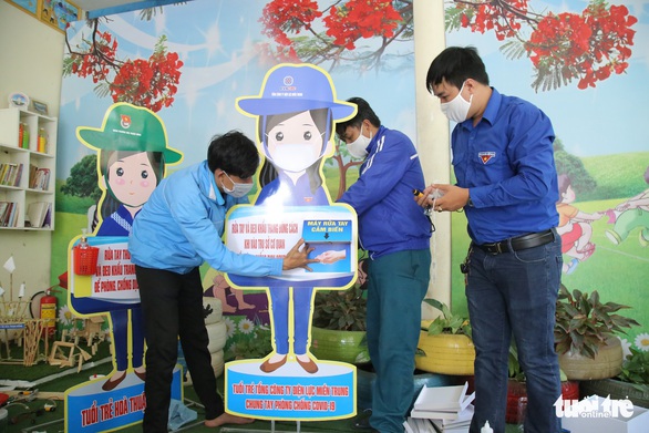 Người trẻ biến tấu máy rửa tay ngừa dịch - Ảnh 4. Người trẻ biến tấu máy rửa tay ngừa dịch - Ảnh 4.