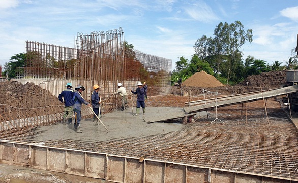 Dự án giao thông kêu thiếu vốn và chờ mặt bằng - Ảnh 1. Dự án giao thông kêu thiếu vốn và chờ mặt bằng - Ảnh 1.