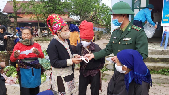 Hoãn cưới vợ để... chống dịch COVID-19 - Ảnh 1. Hoãn cưới vợ để... chống dịch COVID-19 - Ảnh 1.