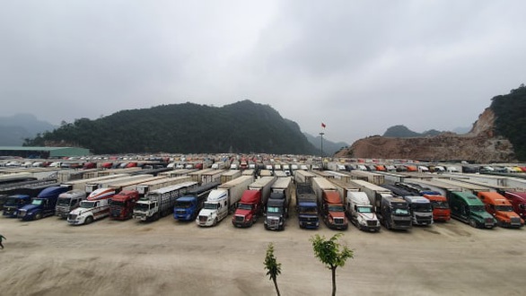 2.600 xe nông sản ùn ứ, Lạng Sơn đề xuất tạm dừng nhận hàng hóa lên cửa khẩu - Ảnh 1. 2.600 xe nông sản ùn ứ, Lạng Sơn đề xuất tạm dừng nhận hàng hóa lên cửa khẩu - Ảnh 1.
