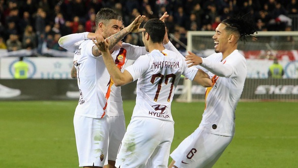 Cầu thủ AS Roma không nhận lương 4 tháng để giúp đội bóng - Ảnh 1. Cầu thủ AS Roma không nhận lương 4 tháng để giúp đội bóng - Ảnh 1.
