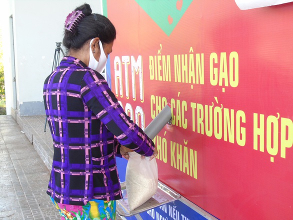 4 ATM gạo đồng loạt hoạt động tại Hậu Giang - Ảnh 1. 4 ATM gạo đồng loạt hoạt động tại Hậu Giang - Ảnh 1.