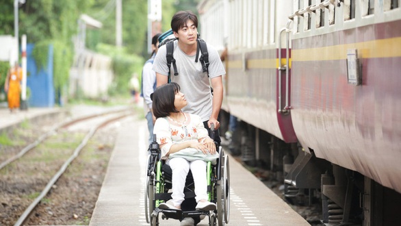 37 Seconds: Một cuộc đời khát khao tự do nhưng cơ thể lại là chiếc lồng quá chật - Ảnh 1. 37 Seconds: Một cuộc đời khát khao tự do nhưng cơ thể lại là chiếc lồng quá chật - Ảnh 1.