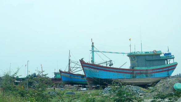 Hai xưởng đóng tàu gây ô nhiễm khu dân cư - Ảnh 1. Hai xưởng đóng tàu gây ô nhiễm khu dân cư - Ảnh 1.