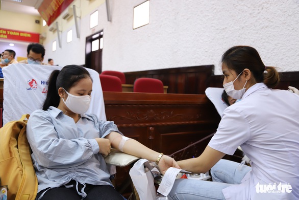 Nghe tin công an tổ chức hiến máu, người dân Đà Nẵng rủ nhau tham gia - Ảnh 2. Nghe tin công an tổ chức hiến máu, người dân Đà Nẵng rủ nhau tham gia - Ảnh 2.