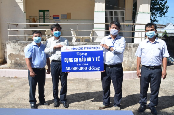 EVNGENCO3 trao tặng phòng cách ly áp lực âm cho tỉnh Bình Thuận - Ảnh 1. EVNGENCO3 trao tặng phòng cách ly áp lực âm cho tỉnh Bình Thuận - Ảnh 1.