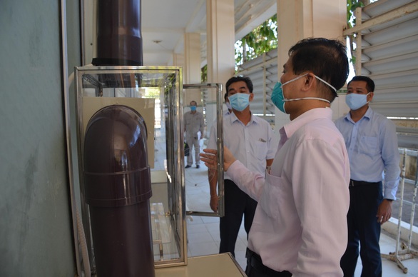 EVNGENCO3 trao tặng phòng cách ly áp lực âm cho tỉnh Bình Thuận - Ảnh 2. EVNGENCO3 trao tặng phòng cách ly áp lực âm cho tỉnh Bình Thuận - Ảnh 2.
