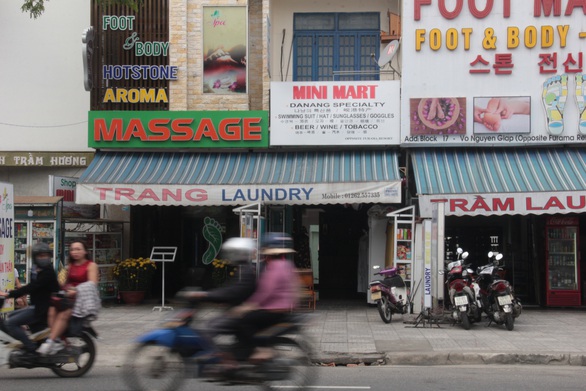 Hà Nội tiếp tục dừng làm đẹp, massage, xem phim, chỉ cho phép cắt tóc - Ảnh 1. Hà Nội tiếp tục dừng làm đẹp, massage, xem phim, chỉ cho phép cắt tóc - Ảnh 1.