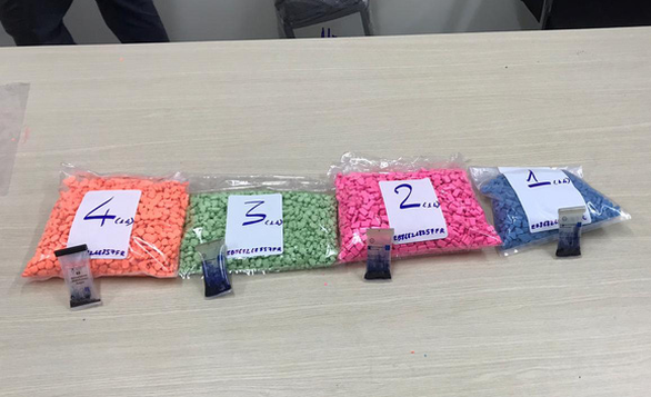 18kg ma túy giấu trong kiện hàng chuyển phát nhanh từ châu Âu về Việt Nam - Ảnh 1.