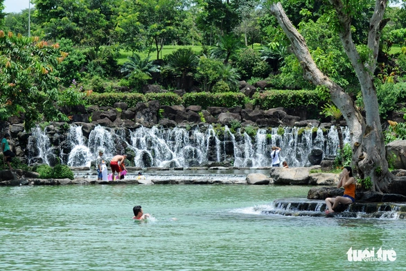 Đồng Nai ngưng thêm hoạt động vui chơi dưới nước, cấm dạy thêm tại nhà - Ảnh 1. Đồng Nai ngưng thêm hoạt động vui chơi dưới nước, cấm dạy thêm tại nhà - Ảnh 1.