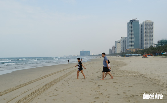 Du lịch Đà Nẵng chưa thể ‘bắt sóng’ trở lại dịp 30-4 - Ảnh 2. Du lịch Đà Nẵng chưa thể ‘bắt sóng’ trở lại dịp 30-4 - Ảnh 2.