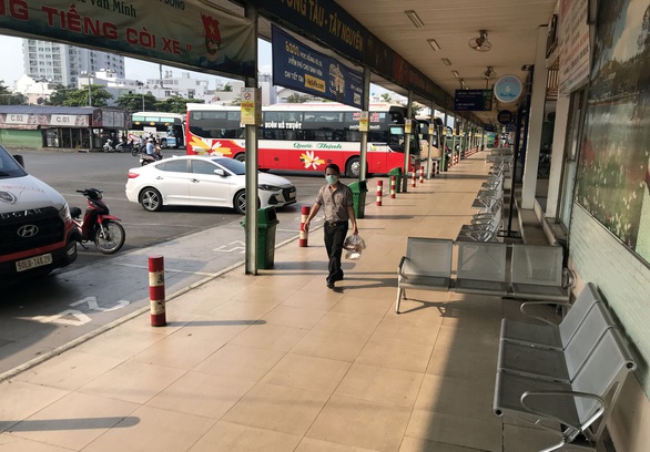 TP.HCM triển khai 200 ôtô hỗ trợ người dân miễn phí trong trường hợp cần thiết - Ảnh 1. TP.HCM triển khai 200 ôtô hỗ trợ người dân miễn phí trong trường hợp cần thiết - Ảnh 1.