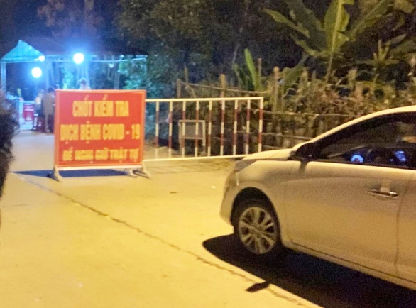 Quảng Nam lập chốt kiểm soát không phải ngăn sông cấm chợ - Ảnh 1. Quảng Nam lập chốt kiểm soát không phải ngăn sông cấm chợ - Ảnh 1.