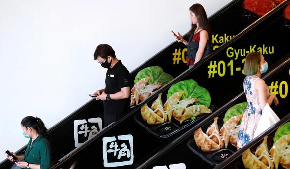 Vì sao Singapore từ hơn 100 lên hơn 1.000 ca COVID-19 trong 1 tháng? - Ảnh 1. Vì sao Singapore từ hơn 100 lên hơn 1.000 ca COVID-19 trong 1 tháng? - Ảnh 1.