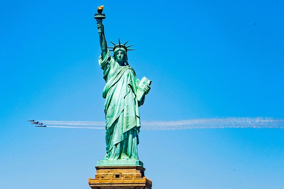 New York rời cửa địa ngục - Ảnh 1. New York rời cửa địa ngục - Ảnh 1.