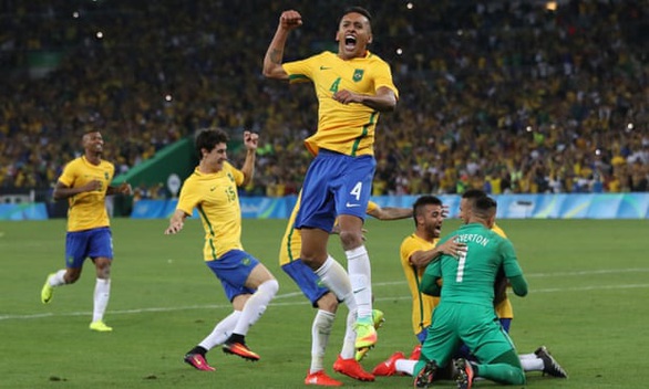 FIFA nâng tuổi dự môn bóng đá nam Olympic 2020 lên U24 - Ảnh 1. FIFA nâng tuổi dự môn bóng đá nam Olympic 2020 lên U24 - Ảnh 1.