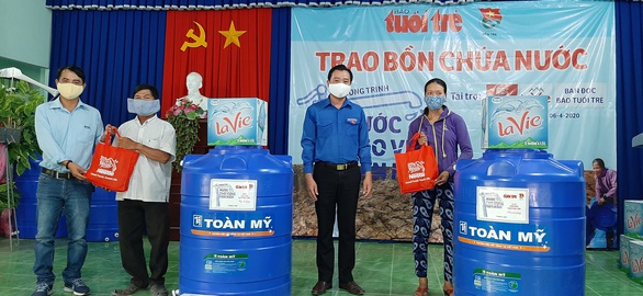 Nghe được tặng bồn nước đêm qua tui không ngủ được - Ảnh 2. Nghe được tặng bồn nước đêm qua tui không ngủ được - Ảnh 2.
