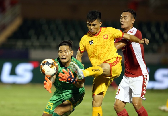 CLB Thanh Hóa thực hiện giảm lương nhiều nhất V-League - Ảnh 1. CLB Thanh Hóa thực hiện giảm lương nhiều nhất V-League - Ảnh 1.