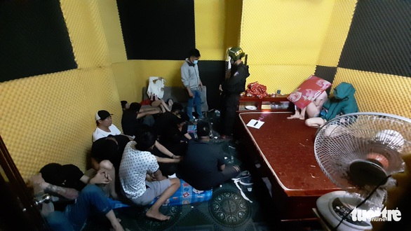61 dân chơi thuê nhà nghỉ tổ chức tiệc bay lắc - Ảnh 1. 61 dân chơi thuê nhà nghỉ tổ chức tiệc bay lắc - Ảnh 1.