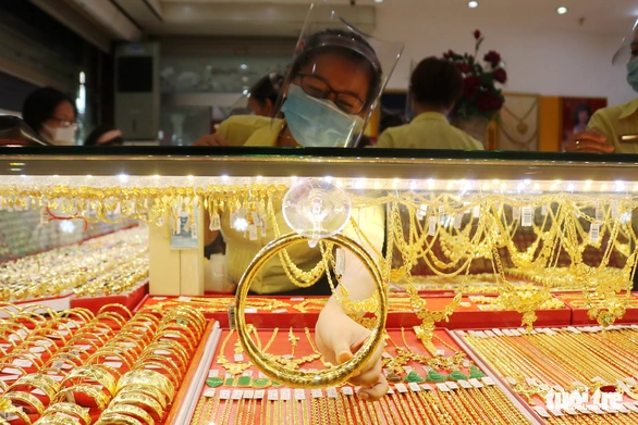 Giá vàng thế giới giảm, đi ngược dự báo - Ảnh 1. Giá vàng thế giới giảm, đi ngược dự báo - Ảnh 1.