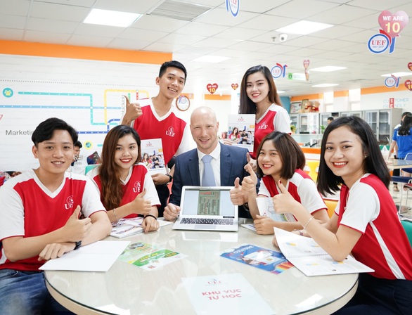 Điểm qua thế mạnh tiếng Anh của UEF mới biết vì sao nhiều bạn trẻ chọn trường - Ảnh 2. Điểm qua thế mạnh tiếng Anh của UEF mới biết vì sao nhiều bạn trẻ chọn trường - Ảnh 2.