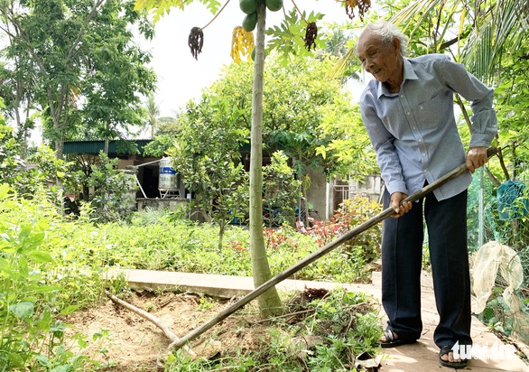 Cụ ông thương binh 83 tuổi không nhận tiền hỗ trợ: Tôi chưa đóng góp được gì
nên không thể nhận - Ảnh 2. Cụ ông thương binh 83 tuổi không nhận tiền hỗ trợ: Tôi chưa đóng góp được gì
nên không thể nhận - Ảnh 2.