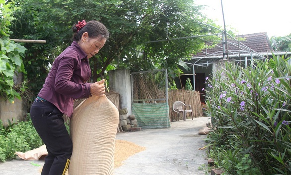 Hàng ngàn người không nhận tiền hỗ trợ: Xuất phát từ tấm lòng muốn chia sẻ khó khăn - Ảnh 2. Hàng ngàn người không nhận tiền hỗ trợ: Xuất phát từ tấm lòng muốn chia sẻ khó khăn - Ảnh 2.