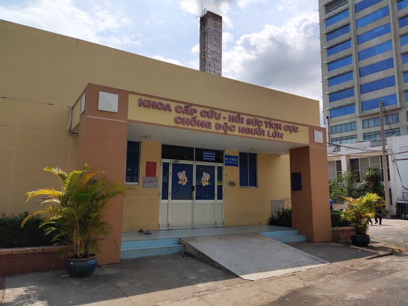 Phổi bệnh nhân 91 đông đặc, chỉ còn 10% hoạt động - Ảnh 1. Phổi bệnh nhân 91 đông đặc, chỉ còn 10% hoạt động - Ảnh 1.