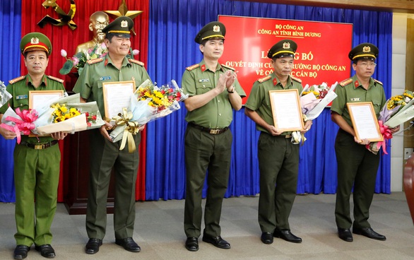 Công an Bình Dương, Bình Thuận: điều chuyển hàng loạt lãnh đạo phòng - Ảnh 2. Công an Bình Dương, Bình Thuận: điều chuyển hàng loạt lãnh đạo phòng - Ảnh 2.