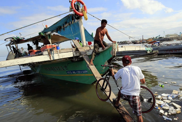 Philippines sơ tán 200.000 dân tránh bão Vongfong - Ảnh 2.