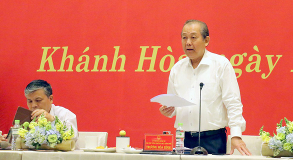 Phó thủ tướng Trương Hòa Bình: Dân đóng thuế trả lương, cán bộ phải phục vụ cho tốt - Ảnh 1. Phó thủ tướng Trương Hòa Bình: Dân đóng thuế trả lương, cán bộ phải phục vụ cho tốt - Ảnh 1.