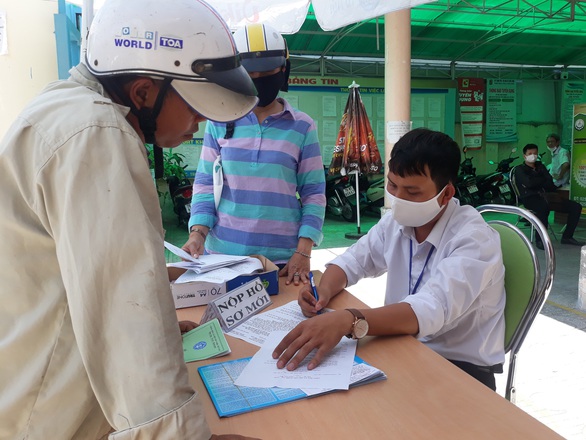 Khánh Hòa: người đến xin hưởng trợ cấp thất nghiệp tăng đột biến - Ảnh 2. Khánh Hòa: người đến xin hưởng trợ cấp thất nghiệp tăng đột biến - Ảnh 2.