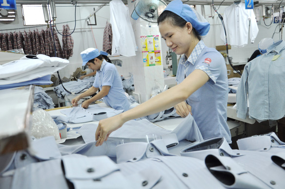 Dệt may Việt Nam chỉ sau Trung Quốc cung ứng quần áo cho toàn cầu - Ảnh 1.