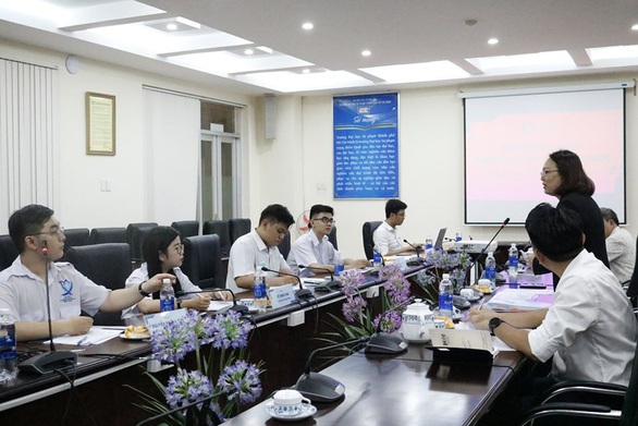 ĐH Sư phạm TP.HCM chi 1,3 tỉ đồng hỗ trợ sinh viên ảnh hưởng COVID-19 - Ảnh 1. ĐH Sư phạm TP.HCM chi 1,3 tỉ đồng hỗ trợ sinh viên ảnh hưởng COVID-19 - Ảnh 1.