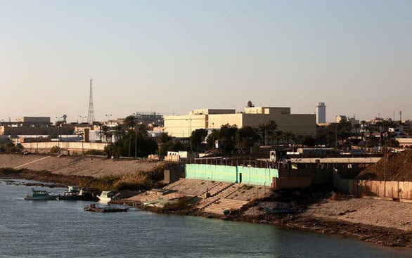 Rocket bắn vào khu vực gần Đại sứ quán Mỹ tại Baghdad, Iraq - Ảnh 1. Rocket bắn vào khu vực gần Đại sứ quán Mỹ tại Baghdad, Iraq - Ảnh 1.