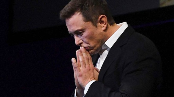 Chỉ một dòng tweet của tỉ phú Elon Musk thổi bay 15 tỉ USD của Tesla - Ảnh 1. Chỉ một dòng tweet của tỉ phú Elon Musk thổi bay 15 tỉ USD của Tesla - Ảnh 1.