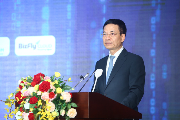 Bộ trưởng Bộ TT&TT Nguyễn Mạnh Hùng nhấn mạnh:“Các doanh nghiệp trong nước đã làm chủ hạ tầng viễn thông. Chúng ta phải làm được điều tương tự với hạ tầng số" - Ảnh: T.HÀ