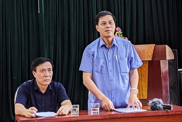 Vụ học sinh lớp 1 phải đứng ngoài cổng trường: Nhiều cái sai từ một cái sai - Ảnh 1. Vụ học sinh lớp 1 phải đứng ngoài cổng trường: Nhiều cái sai từ một cái sai - Ảnh 1.